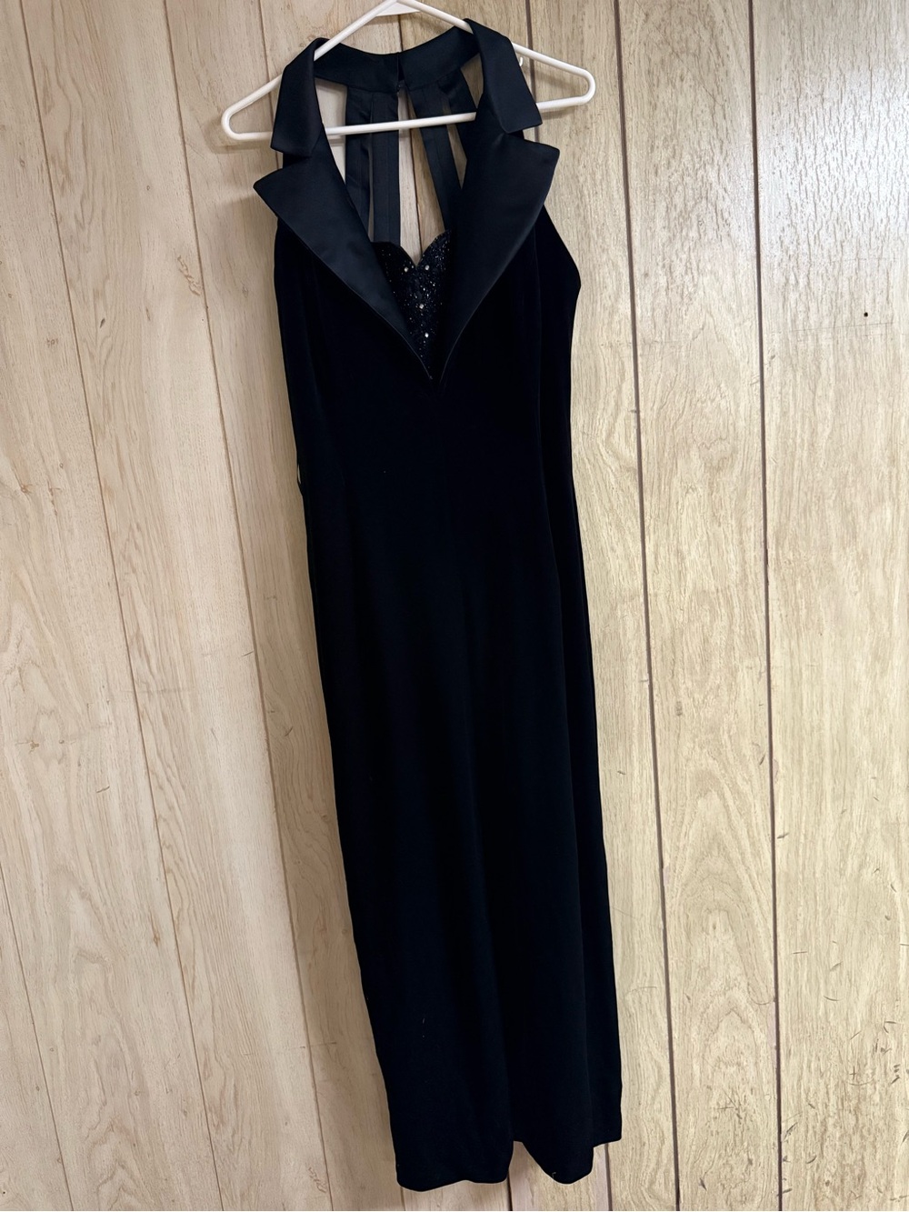 Elegant Black Halter Evening Dress